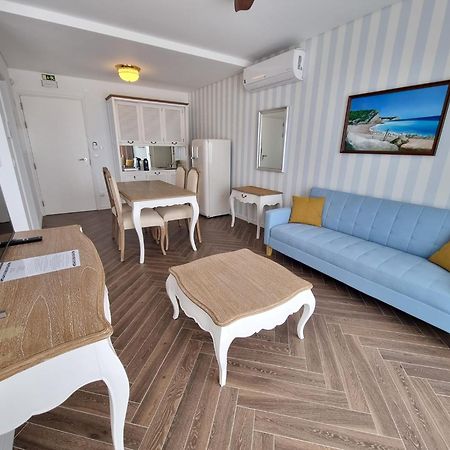 Ocean View Apartments โลรินญา ภายนอก รูปภาพ