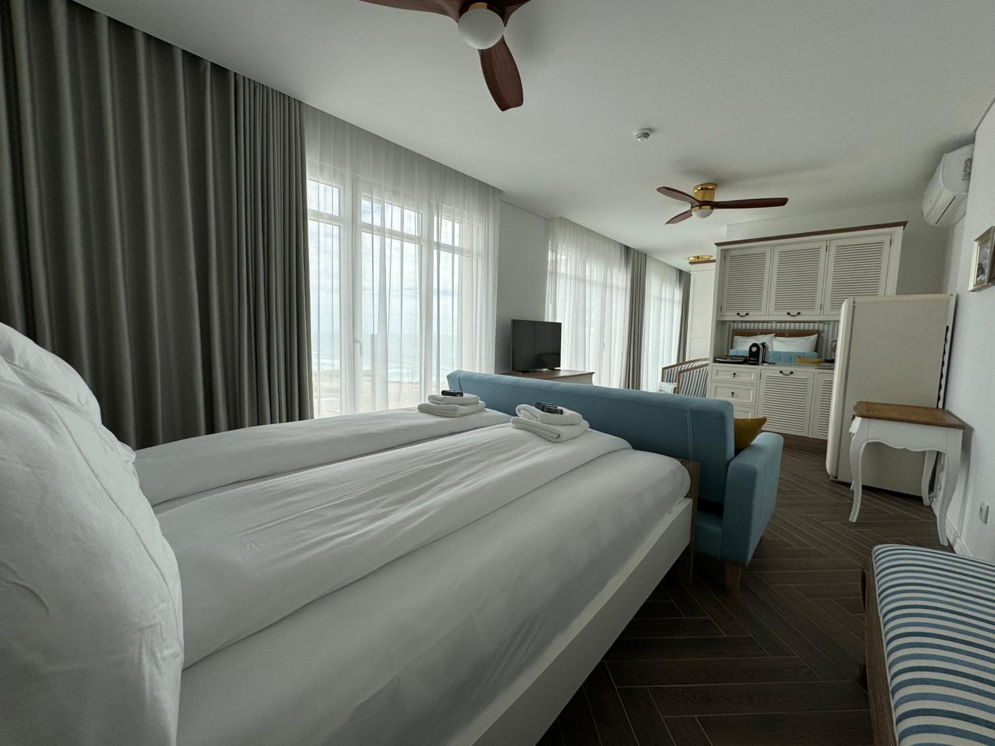 Ocean View Apartments โลรินญา ภายนอก รูปภาพ
