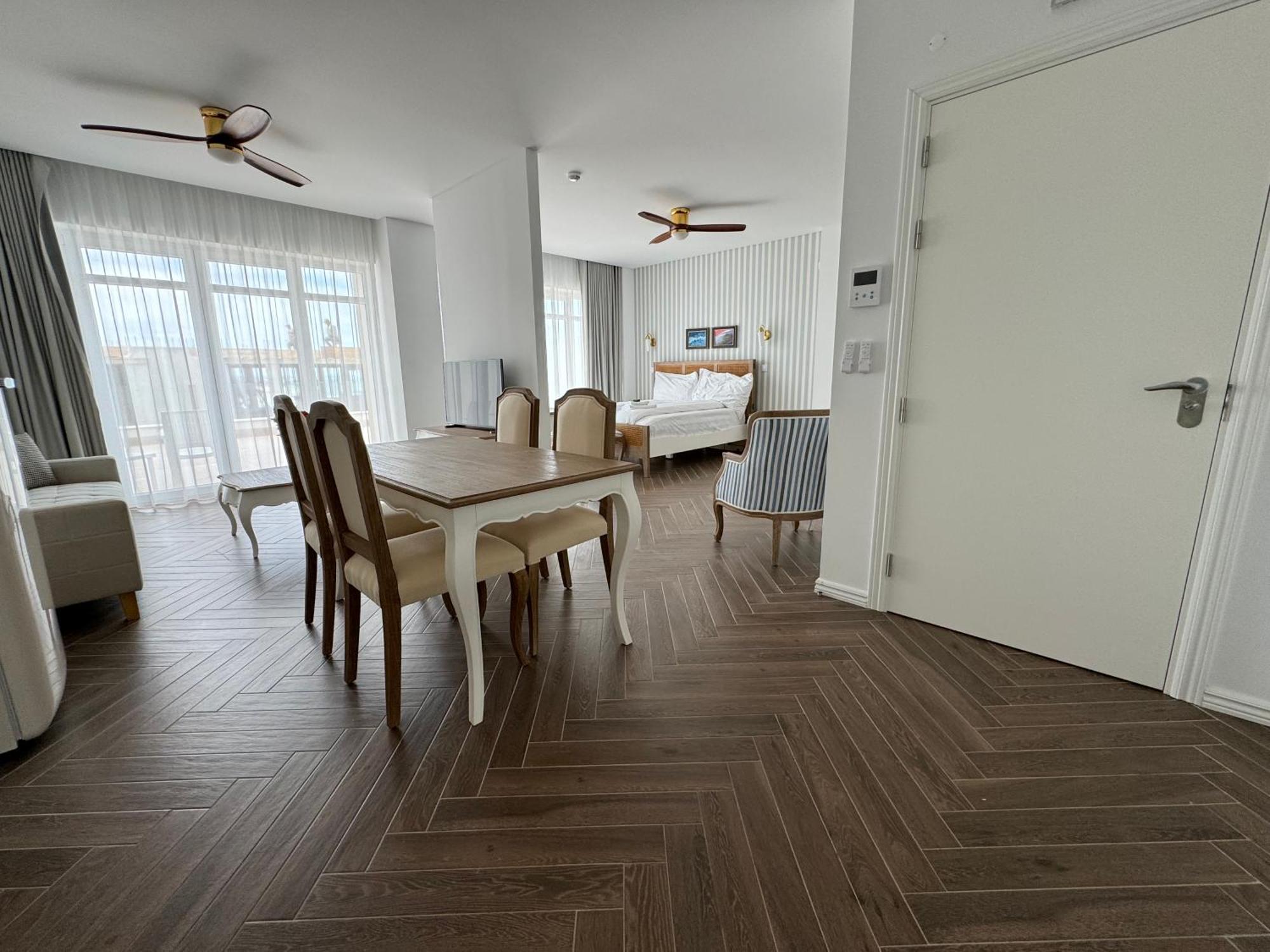 Ocean View Apartments โลรินญา ภายนอก รูปภาพ