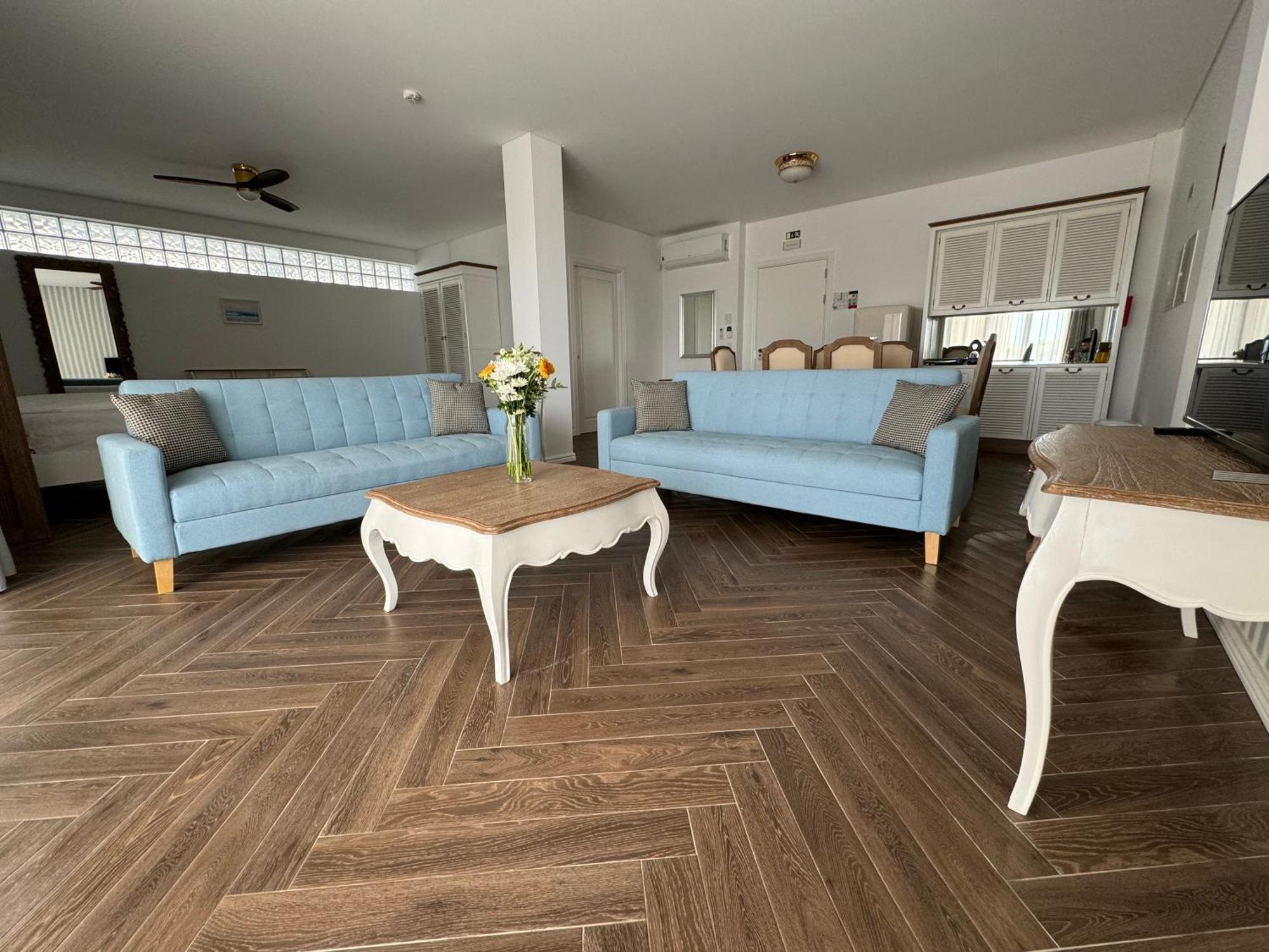 Ocean View Apartments โลรินญา ภายนอก รูปภาพ