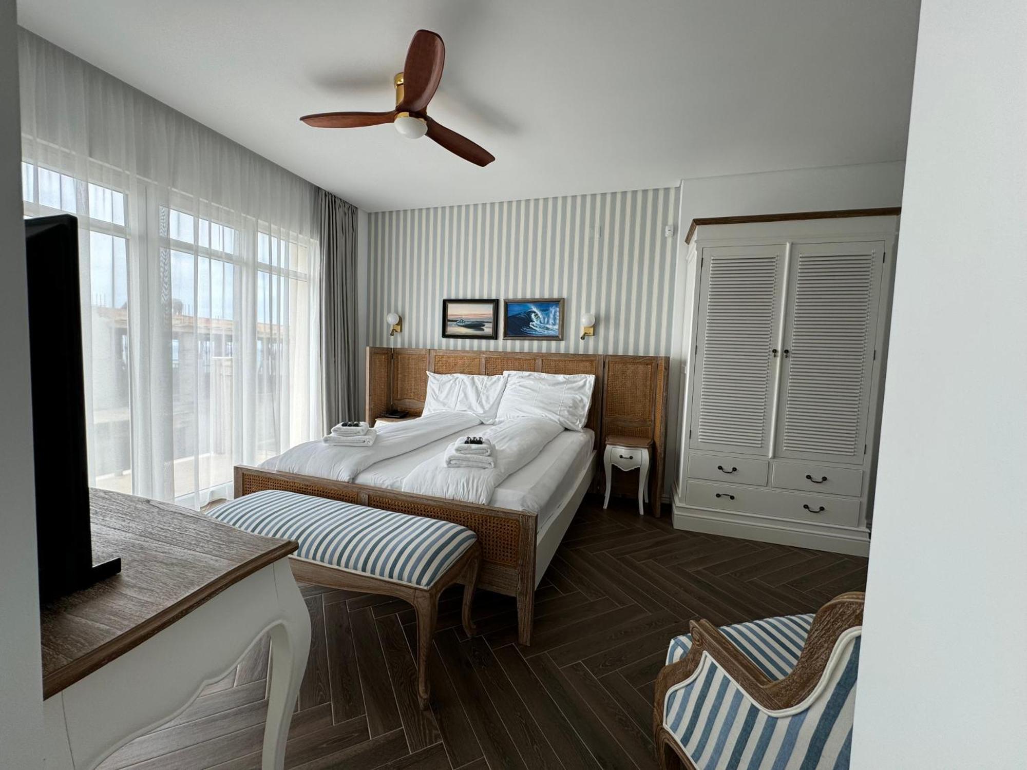 Ocean View Apartments โลรินญา ภายนอก รูปภาพ