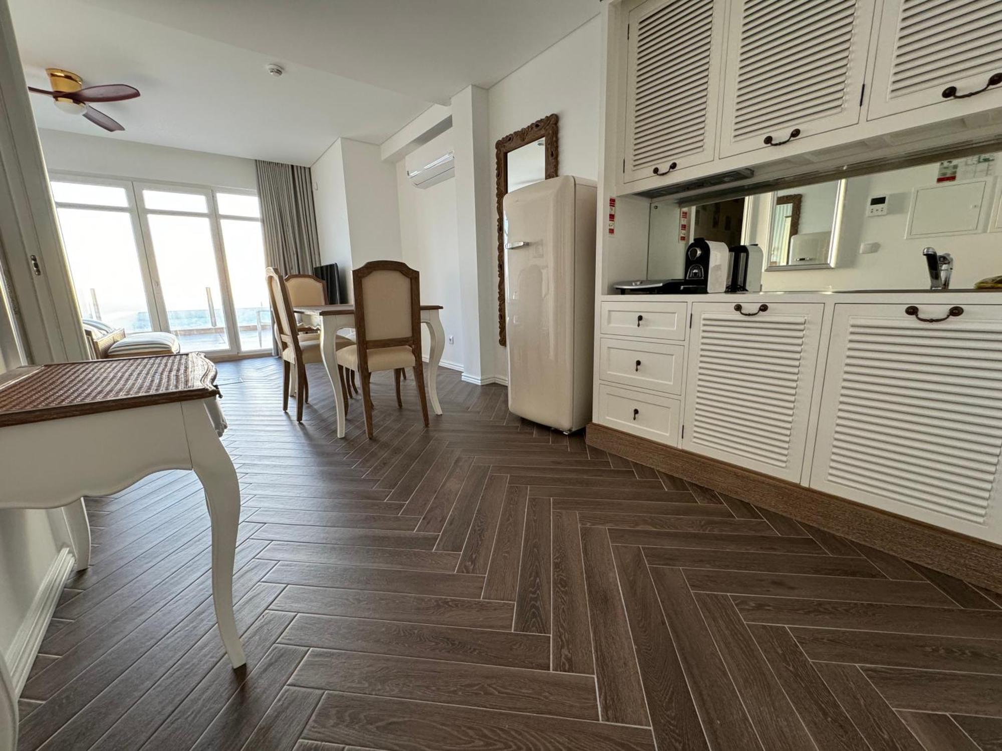 Ocean View Apartments โลรินญา ภายนอก รูปภาพ