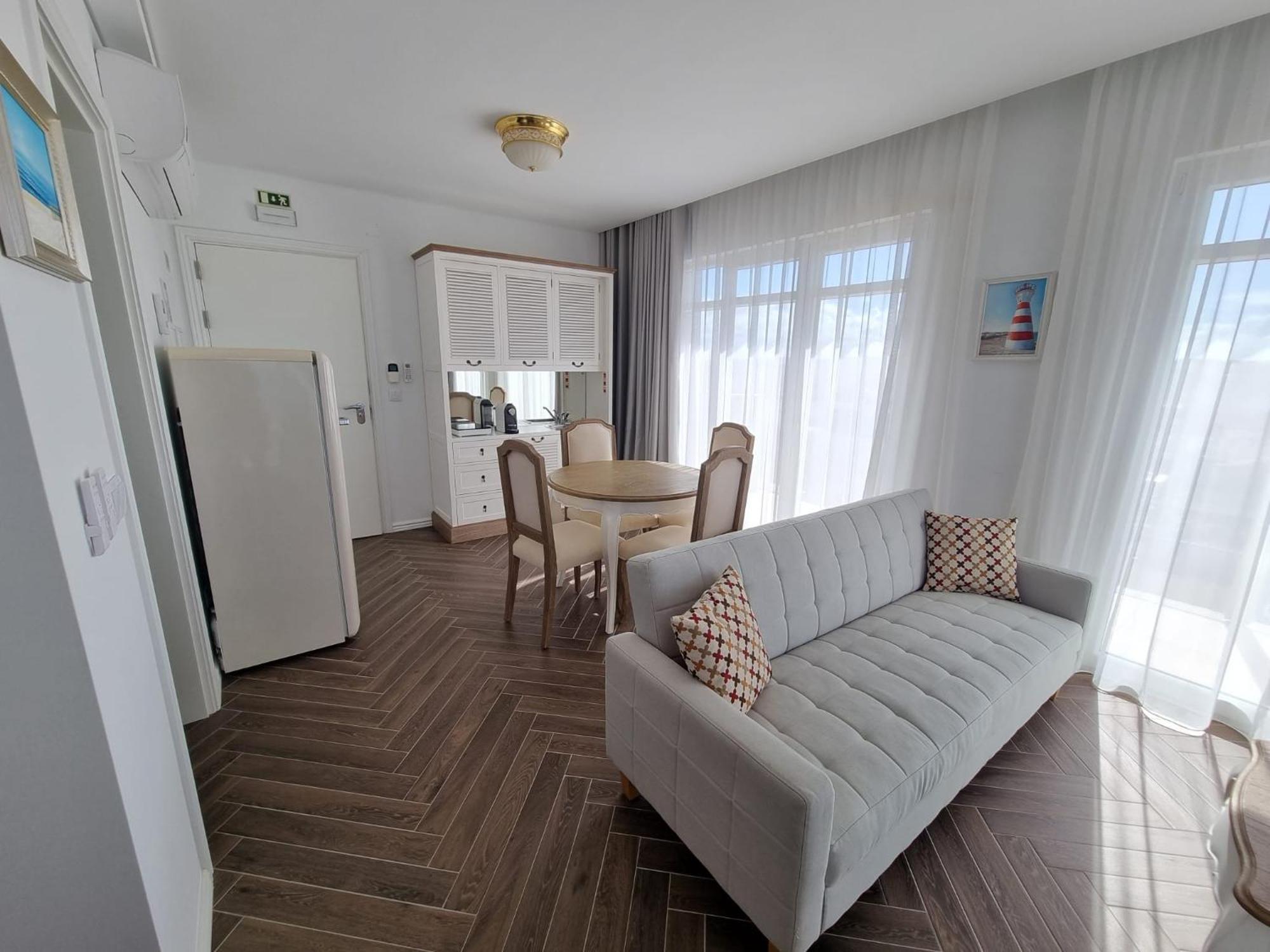 Ocean View Apartments โลรินญา ภายนอก รูปภาพ