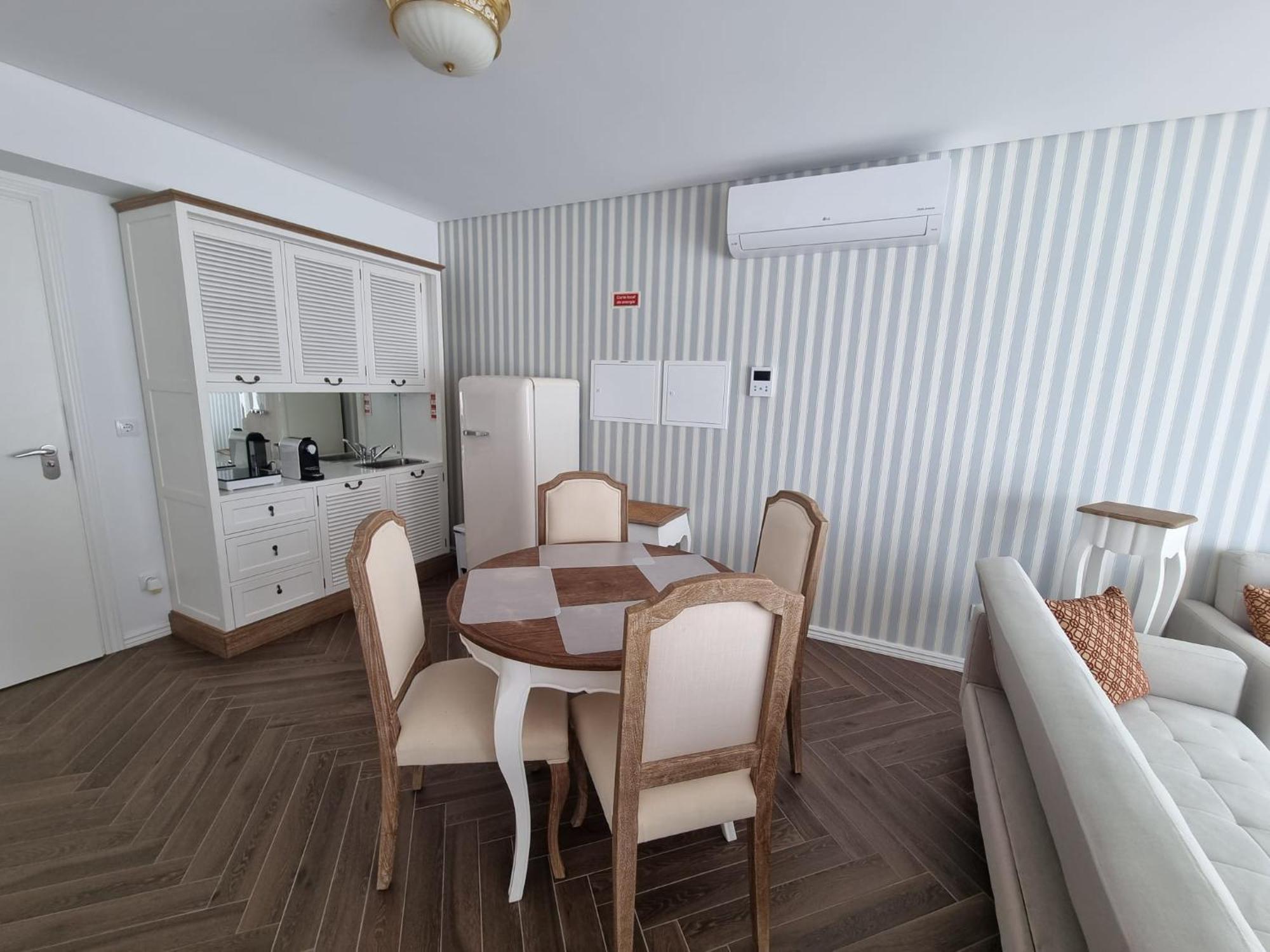 Ocean View Apartments โลรินญา ภายนอก รูปภาพ