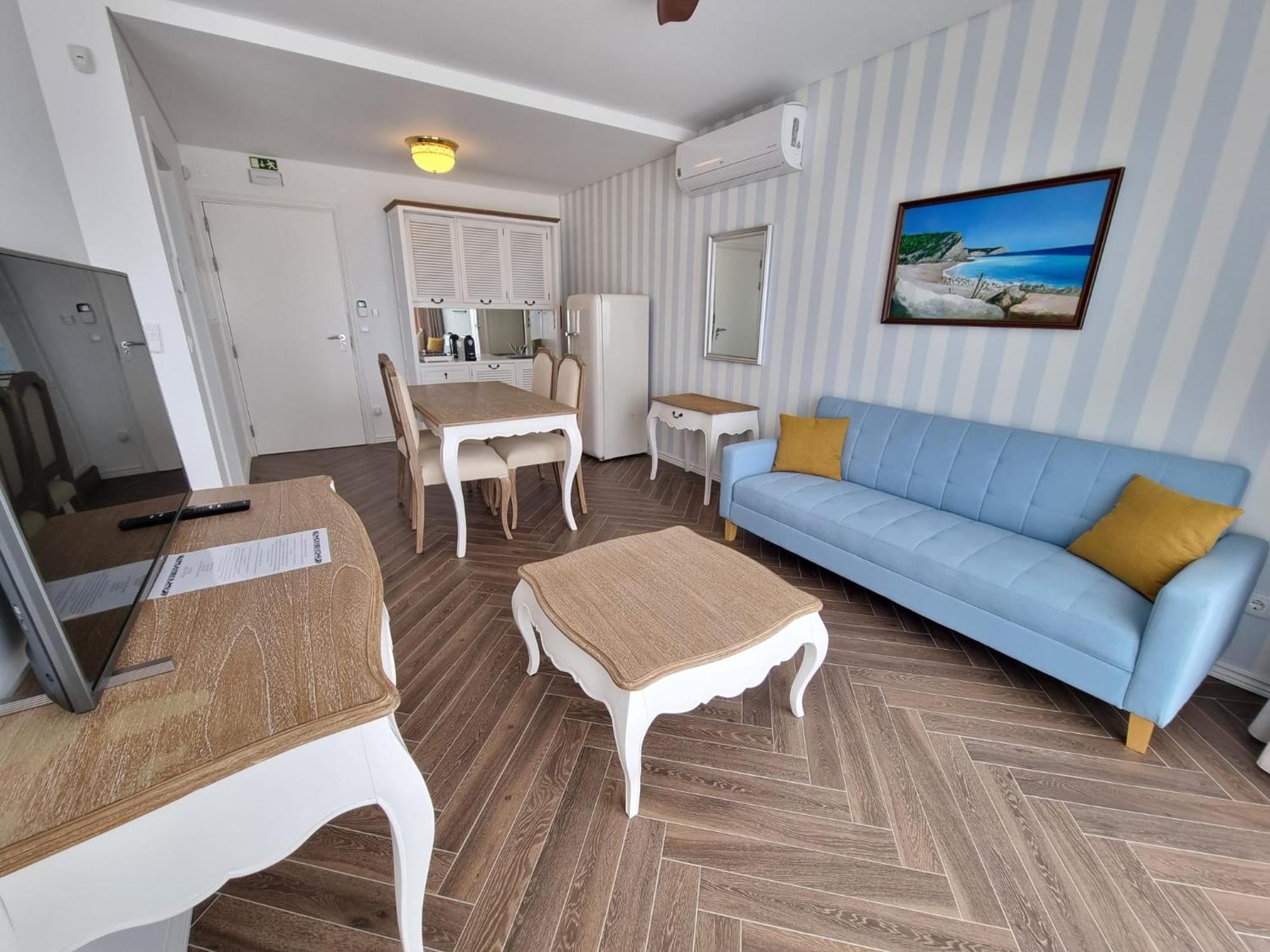 Ocean View Apartments โลรินญา ภายนอก รูปภาพ